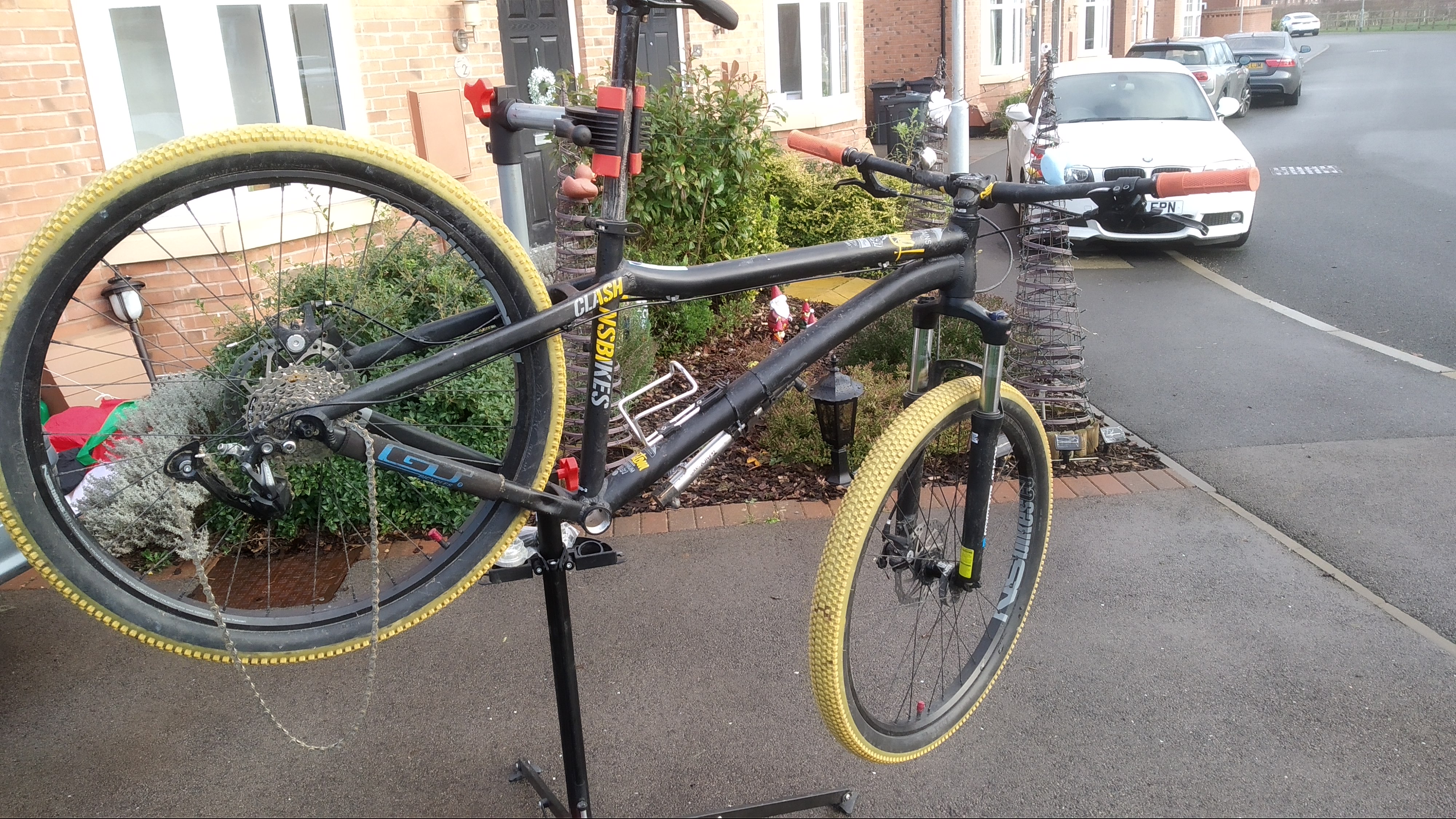 The whole bike is now in a stand on the driveway. No cranks or bottom bracket is installed